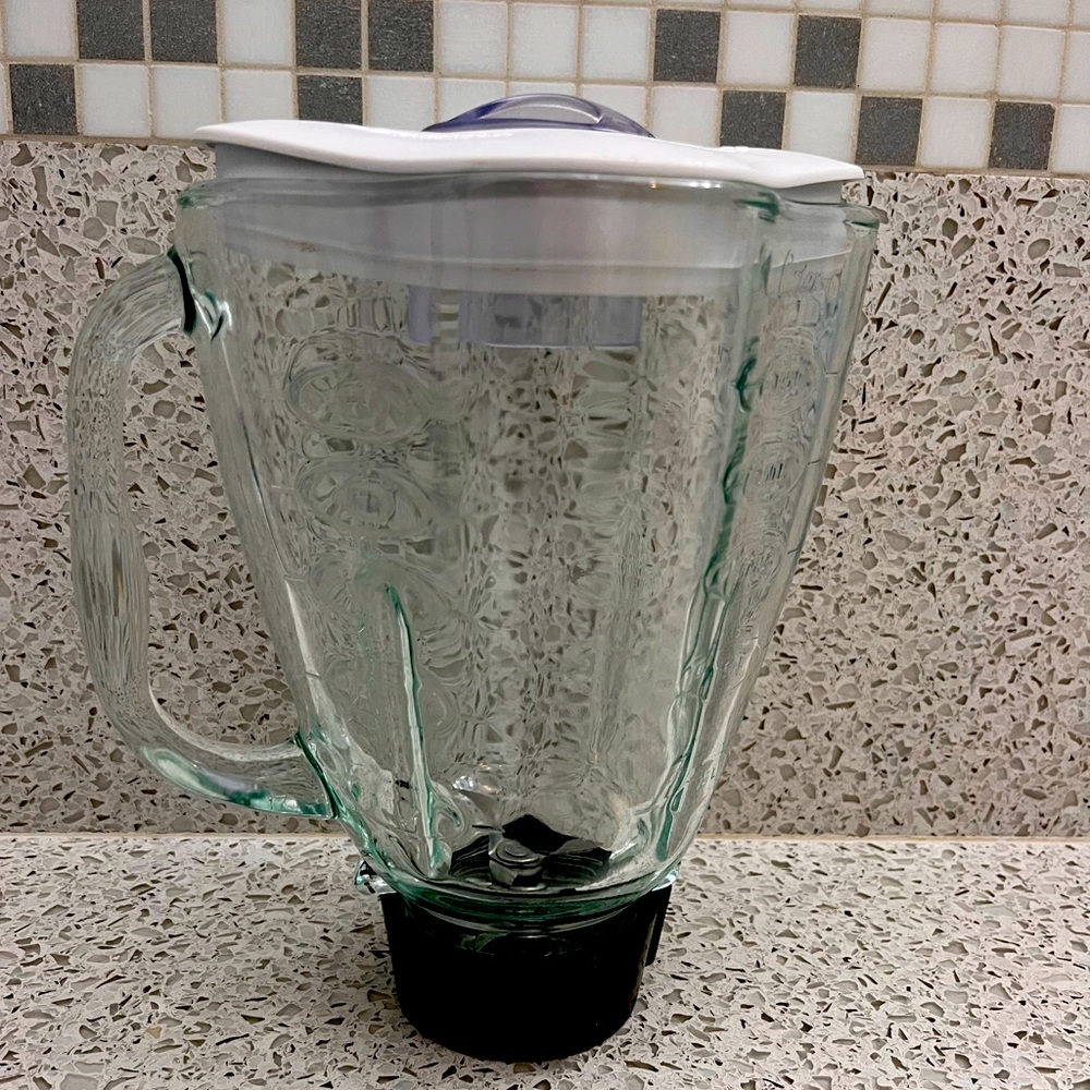 Osterizer Genuine Original Vintage Glass
Pitcher 5 Cups W/ Top & Blade